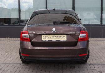 Подержанный автомобиль Skoda Octavia Liftback 2018 года (4 фото)