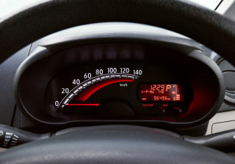 Подержанный автомобиль Daihatsu Move 2013 года (9 фото)