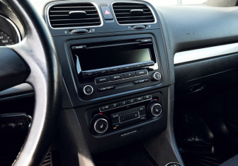Подержанный автомобиль Volkswagen Golf Hatchback 2012 года (11 фото)