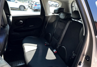 Подержанный автомобиль Nissan Note 2012 года (16 фото)