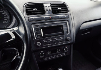 Подержанный автомобиль Volkswagen Polo Sedan 2017 года (5 фото)