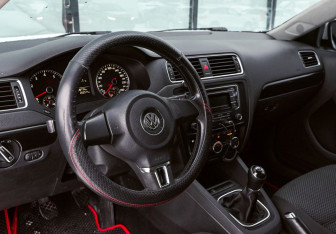 Подержанный автомобиль Volkswagen Jetta Sedan 2013 года (13 фото)