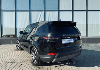 Подержанный автомобиль Land Rover Discovery 2017 года (3 фото)