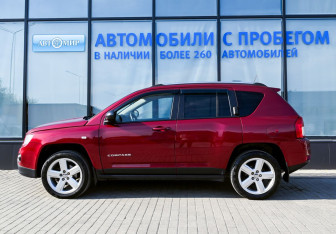 Подержанный автомобиль Jeep Compass 2012 года (2 фото)