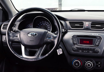 Подержанный автомобиль Kia Rio Sedan 2013 года (13 фото)