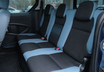 Подержанный автомобиль Citroen Berlingo 2013 года (17 фото)