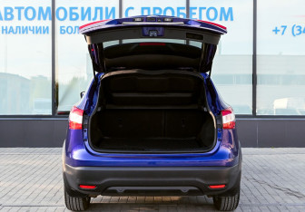 Подержанный автомобиль Nissan Qashqai 2017 года (21 фото)