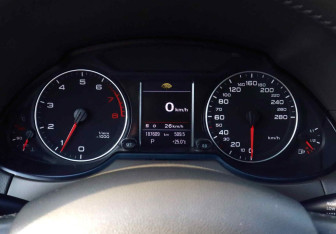 Подержанный автомобиль Audi Q5 2011 года (9 фото)