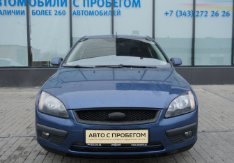 Подержанный автомобиль Ford Focus Sedan 2007 года (8 фото)