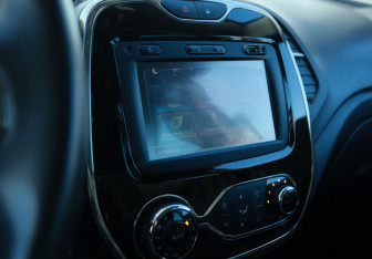 Подержанный автомобиль Renault Kaptur 2018 года (15 фото)