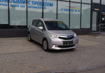 Подержанный автомобиль Subaru Trezia 2013 года (7 фото)