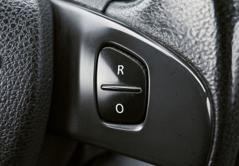 Подержанный автомобиль Renault Sandero 2015 года (13 фото)