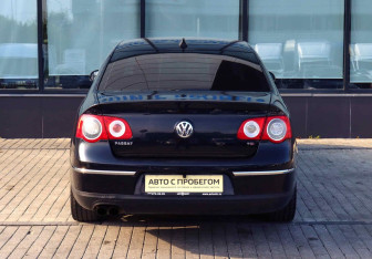 Подержанный автомобиль Volkswagen Passat Sedan 2010 года (4 фото)