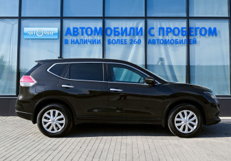 Подержанный автомобиль Nissan X-Trail 2017 года (6 фото)