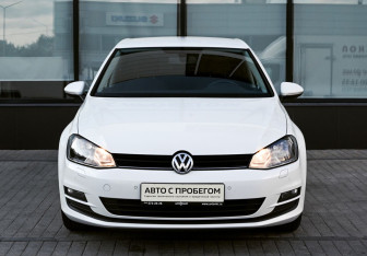 Подержанный автомобиль Volkswagen Golf Hatchback 2014 года (8 фото)