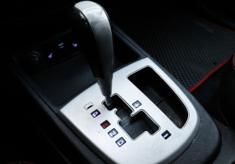 Подержанный автомобиль Hyundai Santa Fe 2006 года (14 фото)