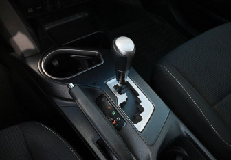 Подержанный автомобиль Toyota RAV4 2015 года (10 фото)