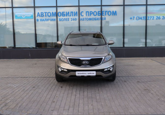 Подержанный автомобиль Kia Sportage 2010 года (8 фото)