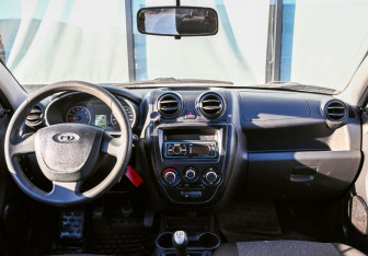 Подержанный автомобиль LADA (ВАЗ) Granta Sedan 2013 года (15 фото)