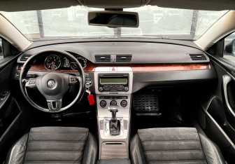 Подержанный автомобиль Volkswagen Passat Sedan 2009 года (11 фото)