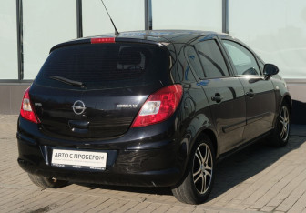 Подержанный автомобиль Opel Corsa 2007 года (5 фото)