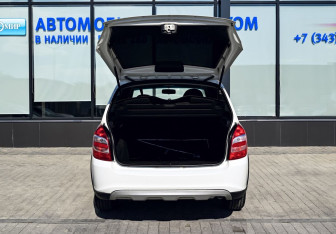 Подержанный автомобиль LADA (ВАЗ) Kalina Wagon 2017 года (21 фото)