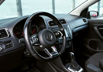 Подержанный автомобиль Volkswagen Polo Sedan 2019 года (15 фото)