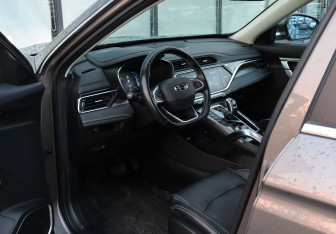 Подержанный автомобиль Geely Atlas Pro 2022 года (9 фото)