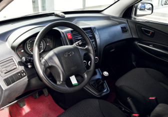 Подержанный автомобиль Hyundai Tucson 2008 года (13 фото)