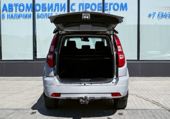 Подержанный автомобиль Great Wall Hover H3 2012 года (18 фото)