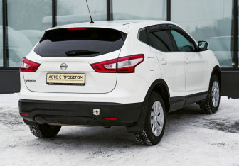 Подержанный автомобиль Nissan Qashqai 2014 года (5 фото)