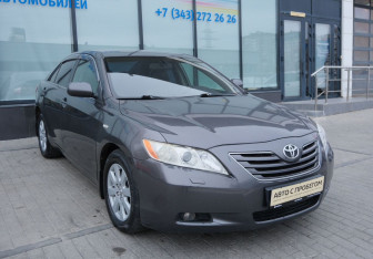 Подержанный автомобиль Toyota Camry Sedan 2007 года (7 фото)