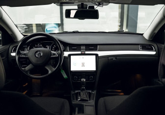 Подержанный автомобиль Skoda Superb Liftback 2013 года (19 фото)
