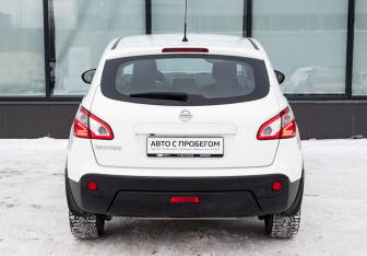 Подержанный автомобиль Nissan Qashqai 2013 года (4 фото)