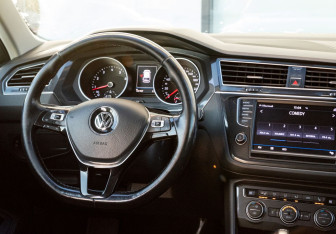 Подержанный автомобиль Volkswagen Tiguan 2017 года (12 фото)