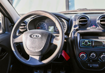 Подержанный автомобиль LADA (ВАЗ) Granta Sedan 2013 года (16 фото)