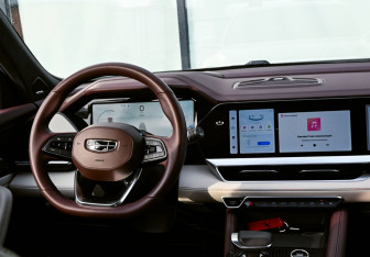 Подержанный автомобиль Geely Monjaro 2023 года (19 фото)