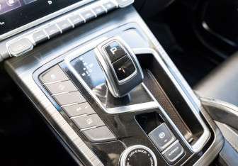 Подержанный автомобиль Geely Atlas Pro 2021 года (16 фото)