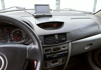 Подержанный автомобиль Renault Symbol 2008 года (10 фото)