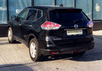 Подержанный автомобиль Nissan X-Trail 2017 года (3 фото)