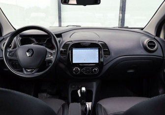 Подержанный автомобиль Renault Kaptur 2018 года (8 фото)