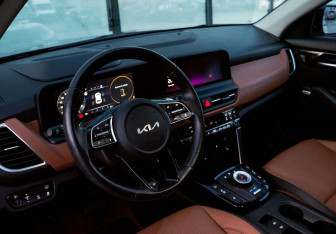 Подержанный автомобиль Kia Seltos 2022 года (16 фото)