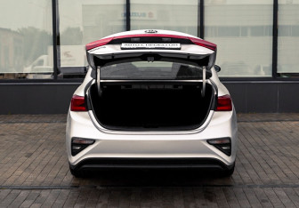 Подержанный автомобиль Kia Cerato Sedan 2019 года (21 фото)