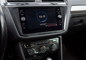 Подержанный автомобиль Volkswagen Tiguan 2018 года (15 фото)