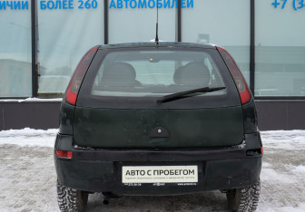 Подержанный автомобиль Opel Corsa 2000 года (4 фото)