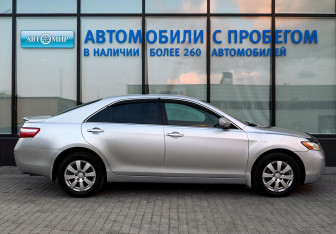 Подержанный автомобиль Toyota Camry Sedan 2008 года (6 фото)