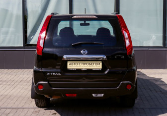 Подержанный автомобиль Nissan X-Trail 2012 года (4 фото)