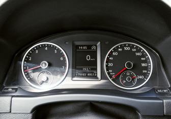 Подержанный автомобиль Volkswagen Tiguan 2011 года (11 фото)