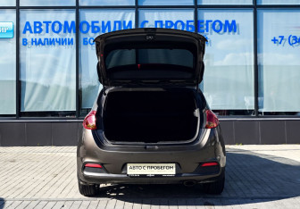 Подержанный автомобиль Kia Ceed Hatchback 2014 года (19 фото)
