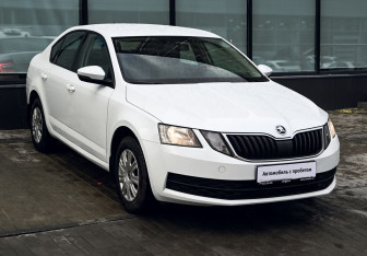 Подержанный автомобиль Skoda Octavia Liftback 2017 года (7 фото)